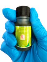 alt= Uleiuri esențiale tea tree, oregano și tamanu cu proprietăți antifungice pentru unghii